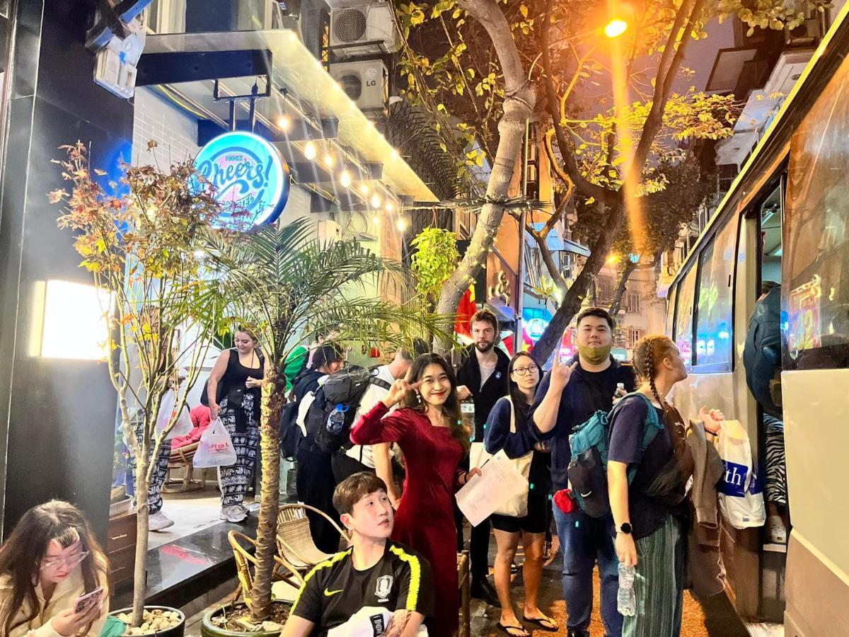 Cheers Hostel Hanoi Buitenkant foto